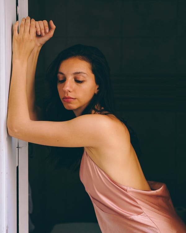 Couple in disconnection - love trauma projection resentment intimacy